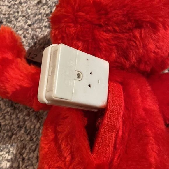 🎃 COPY - BNWT TALKING ELMO - Picture 7 of 8